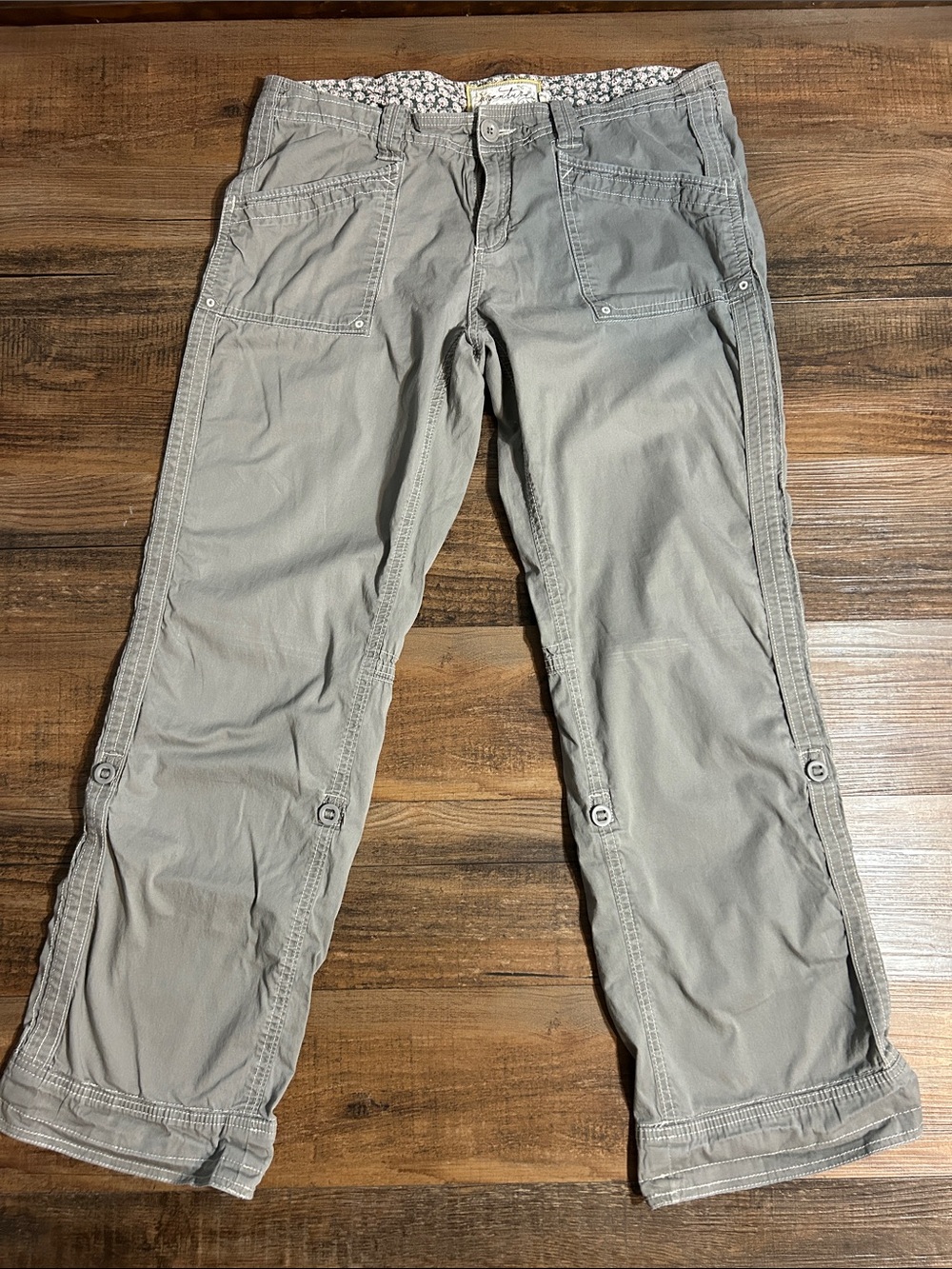 Aventura organic Cotton cargo pants sz 12 - Gray